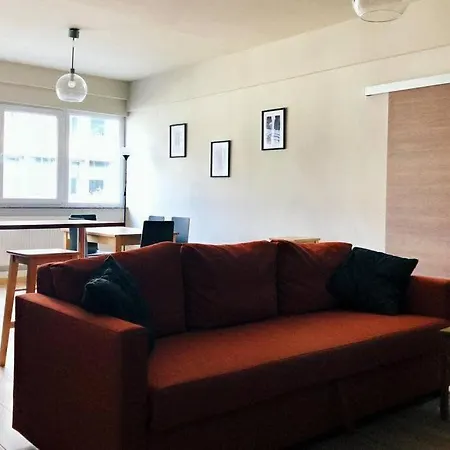 Fully Equipped Two Bedroom Schuman Area Apartment